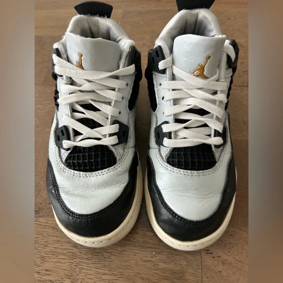 Kids Jordan 4’s Size 12C - Picture 5 of 10